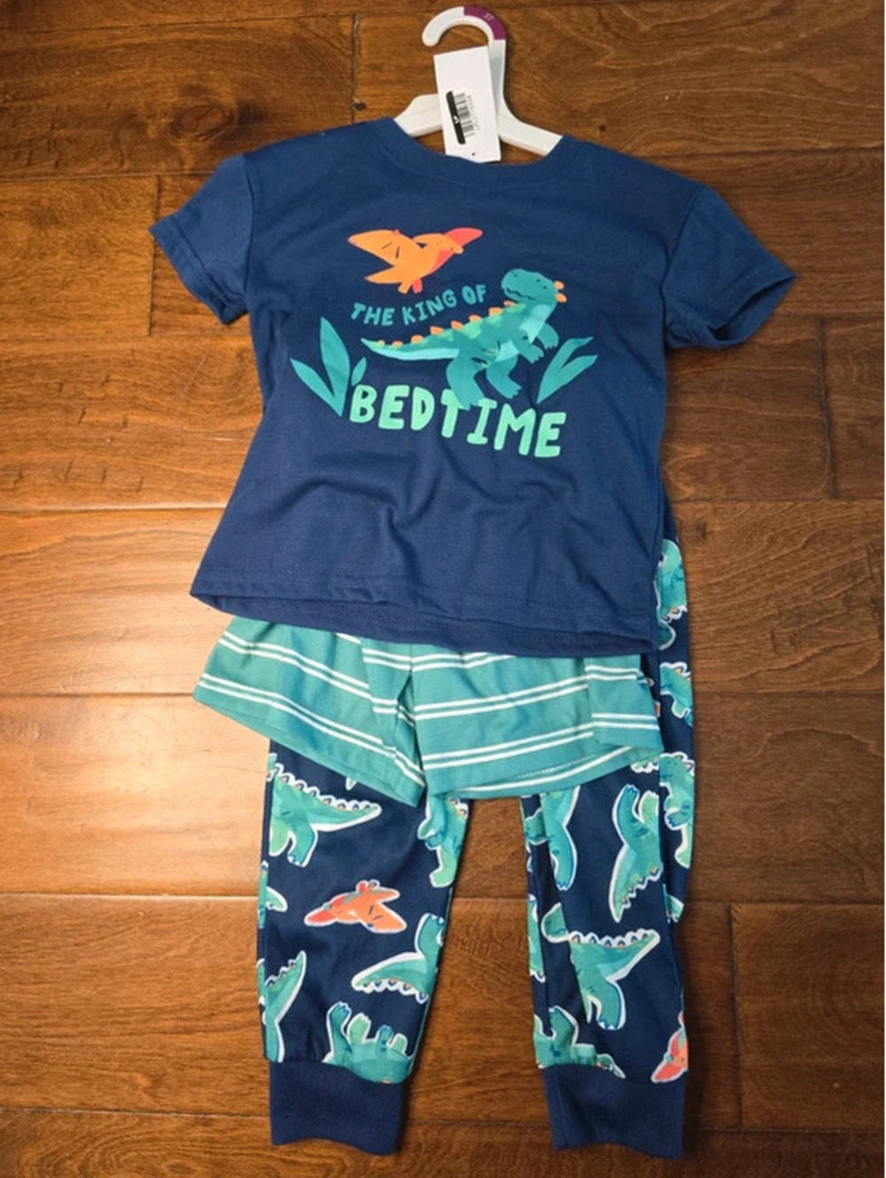 3t brand new carter's pajamas item 493G7